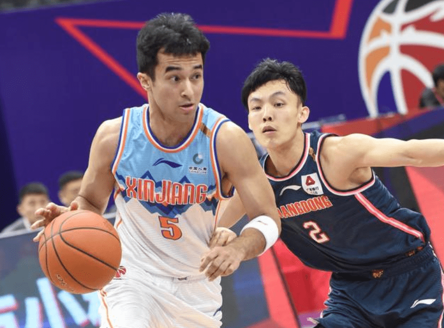 包含转会期新疆广汇调整名单以备欧超杯，刷新队史纪录环节打磨，悬念犹存，训练强度明显提升的词条